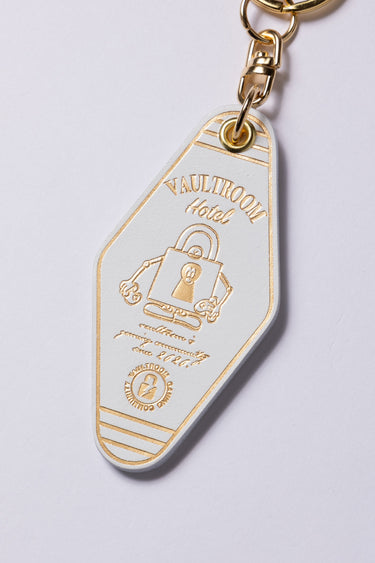 LEATHER HOTEL KEYCHAIN / WHITE - vaultroom 公式オンラインストア