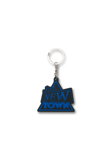 【受注販売】NEWTOWN LOGO RUBBER KEY CHAIN / BLUE - vaultroom 公式オンラインストア