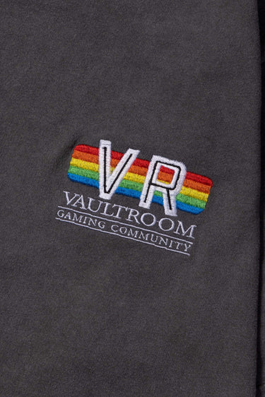 RETRO LOGO TEE / CHARCOAL - vaultroom 公式オンラインストア