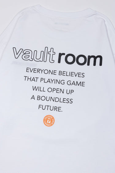 TYPOGRAPHY TEE / WHITE - vaultroom 公式オンラインストア