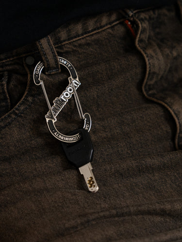 VAULTROOM LOGO CARABINER / BLACK