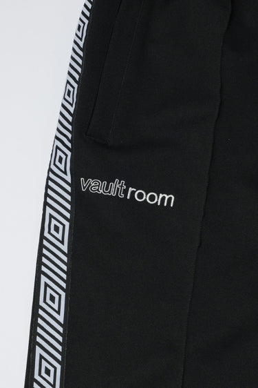 VR × UMBRO TRACK PANTS - vaultroom 公式オンラインストア