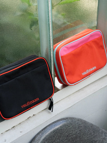 VR UTILITY POUCH / BLACK - vaultroom 公式オンラインストア
