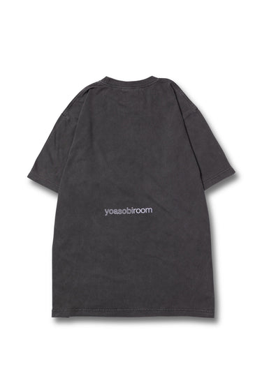 YOASOBI × vaultroom TEE "YOASOBI" - vaultroom 公式オンラインストア