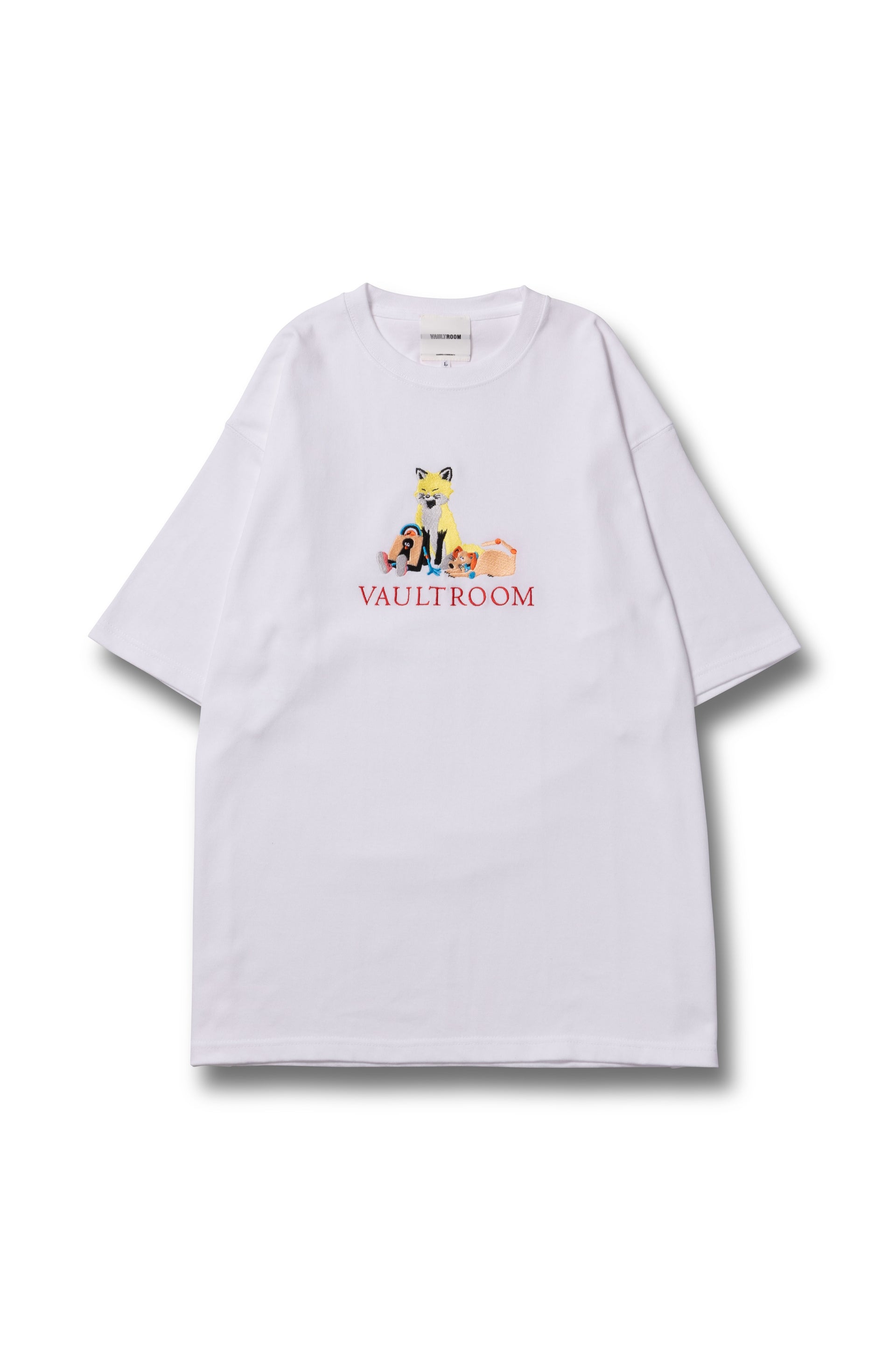 VR × GON TEE / WHT – VAULTROOM