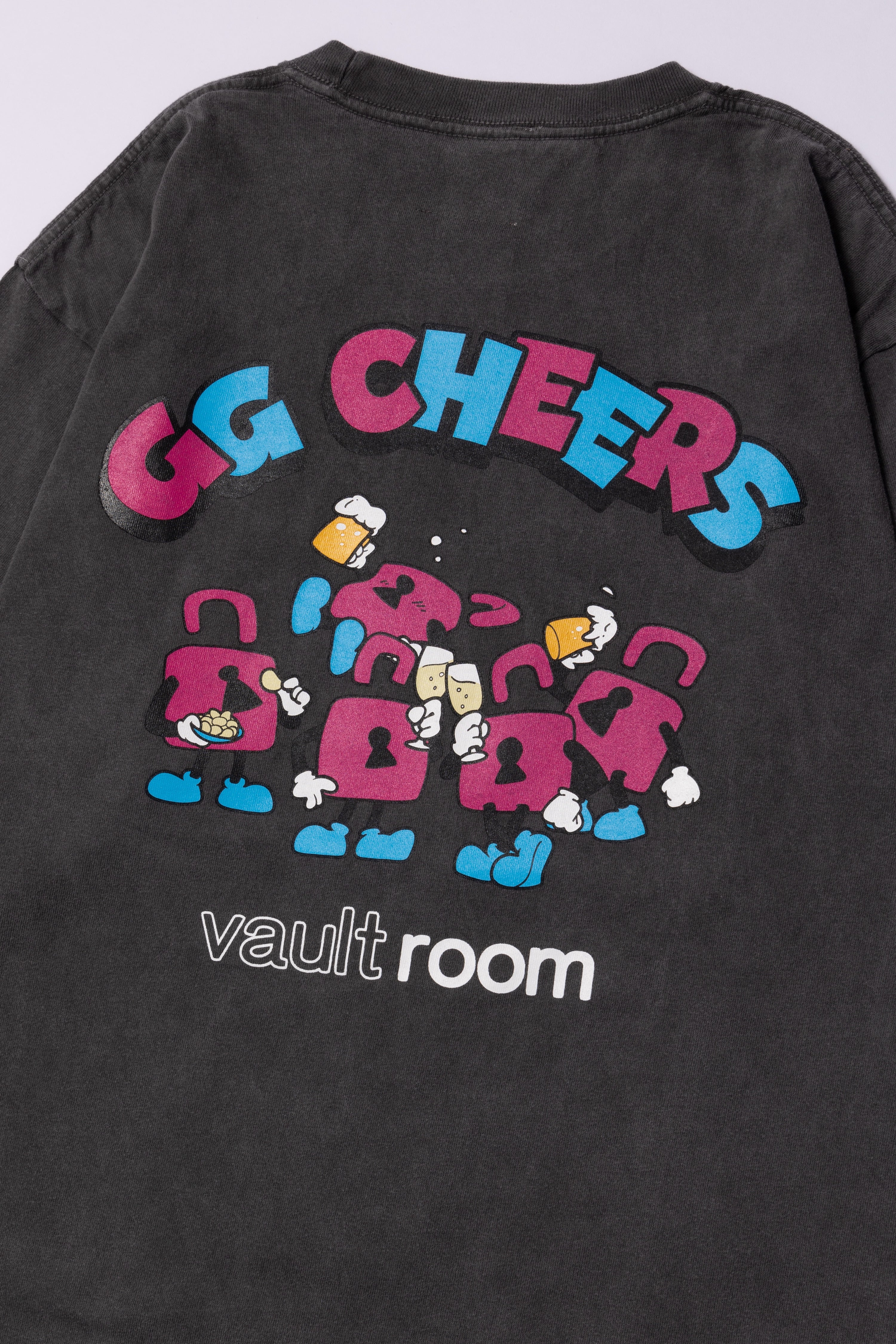GG CHEERS TEE / CHARCOAL – VAULTROOM