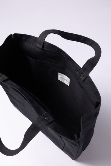 AKUAKU CANVAS TOTE BAG / BLACK - vaultroom 公式オンラインストア