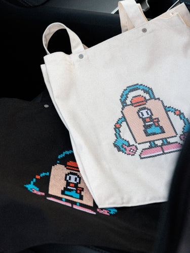 ICON CROSS STITCH TOTE BAG / NATURAL - vaultroom 公式オンラインストア