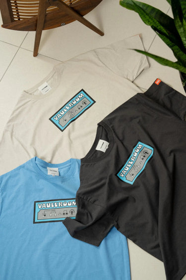 I/O TEE / GREIGE - vaultroom 公式オンラインストア