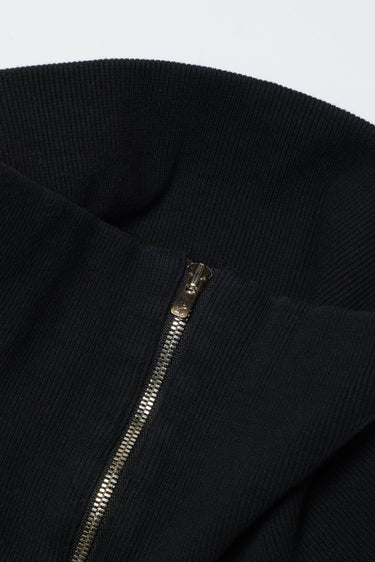 KEYHOLE ROUND PATCH HALF ZIP SWEAT / BLACK - vaultroom 公式オンラインストア