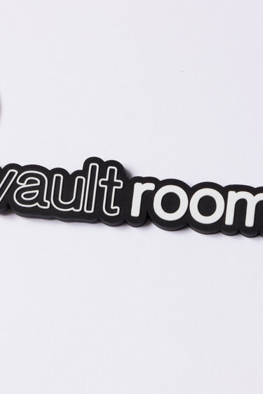 LOGO RUBBER KEYCHAIN / BLACK - vaultroom 公式オンラインストア