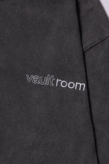 MONOCHRO LOGO TEE / CHARCOAL - vaultroom 公式オンラインストア