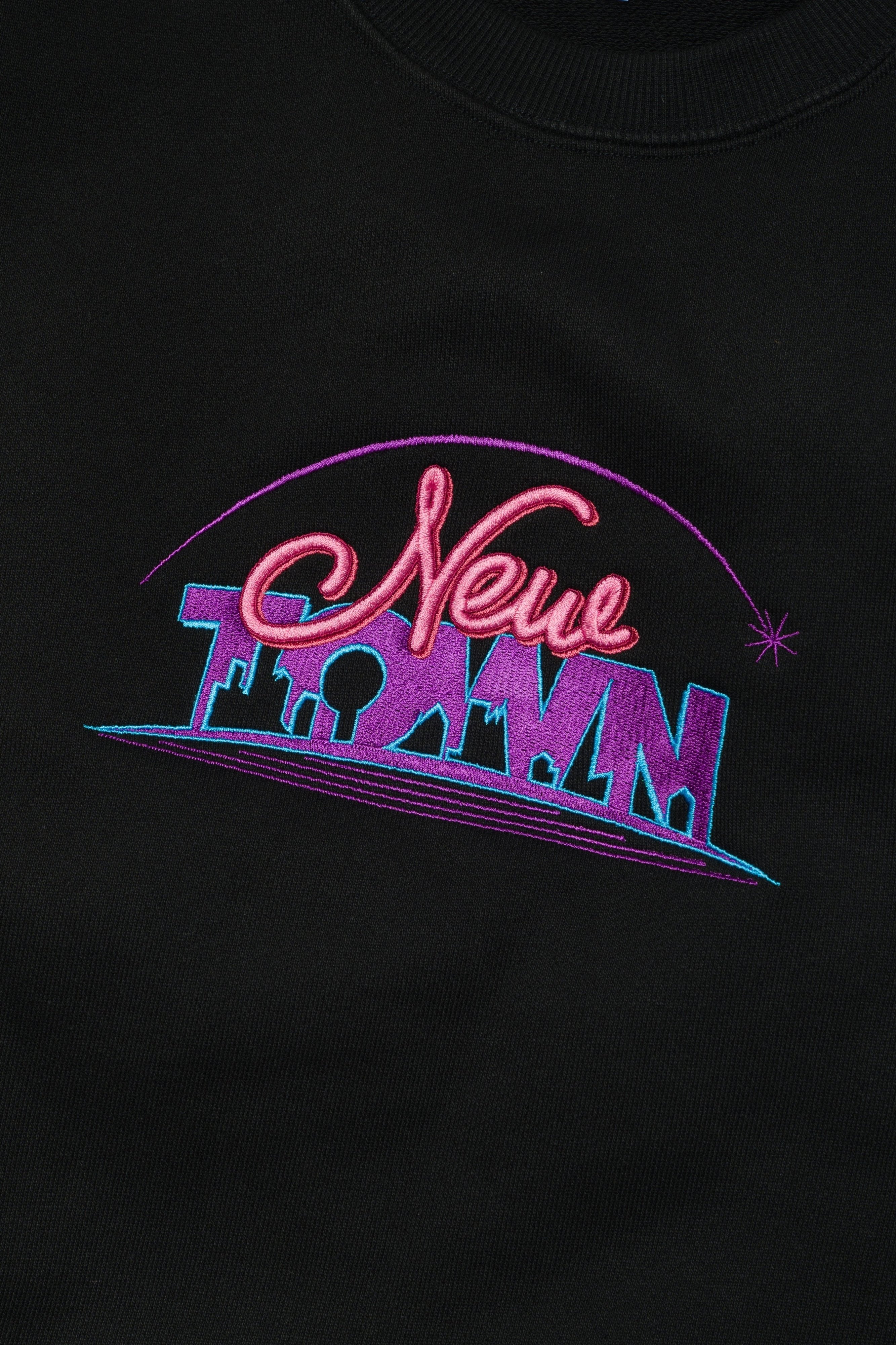 【受注販売】NEWTOWN LOGO CREWNECK / BLACK – vaultroom 公式オンラインストア