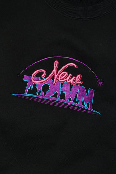 【受注販売】NEWTOWN LOGO CREWNECK / BLACK - vaultroom 公式オンラインストア