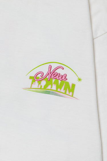 【受注販売】NEWTOWN LOGO TEE / OFF WHITE - vaultroom 公式オンラインストア