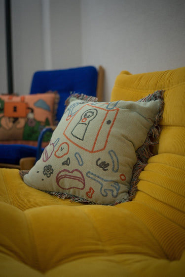 NOT FOUND JACQUARD CUSHION - vaultroom 公式オンラインストア