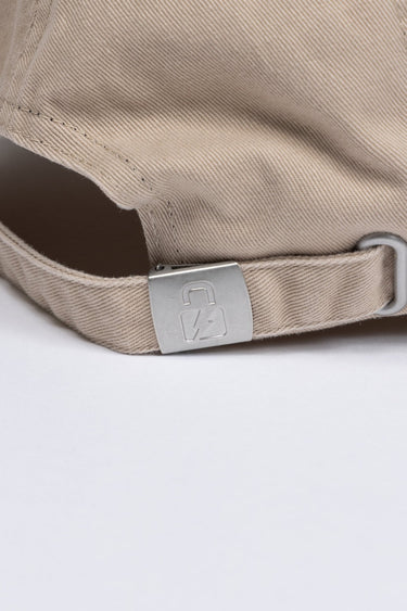 STACKED LOGO CAP / BEIGE - vaultroom 公式オンラインストア