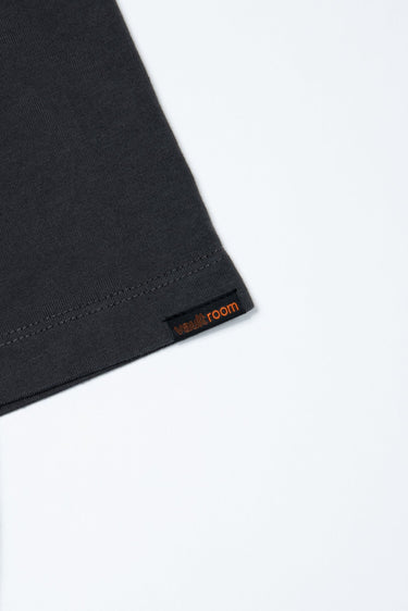TARGET TEE / CHARCOAL - vaultroom 公式オンラインストア