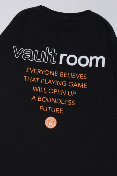 TYPOGRAPHY TEE / BLACK - vaultroom 公式オンラインストア