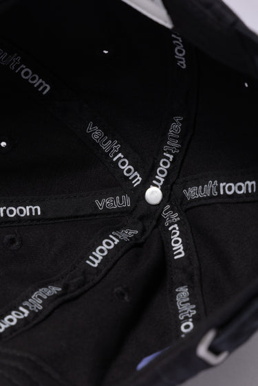 V LOGO CAP / BLACK - vaultroom 公式オンラインストア