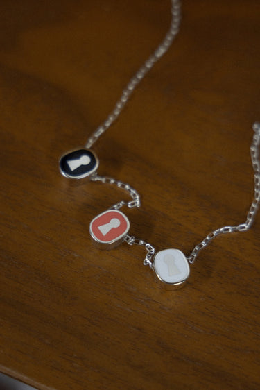 VAULTROOM KEYHOLE NECKLACE / BLACK - vaultroom 公式オンラインストア