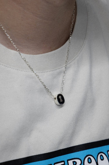 VAULTROOM KEYHOLE NECKLACE / BLACK - vaultroom 公式オンラインストア