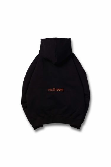 VR × KARUBINACHO HOODIE - vaultroom 公式オンラインストア