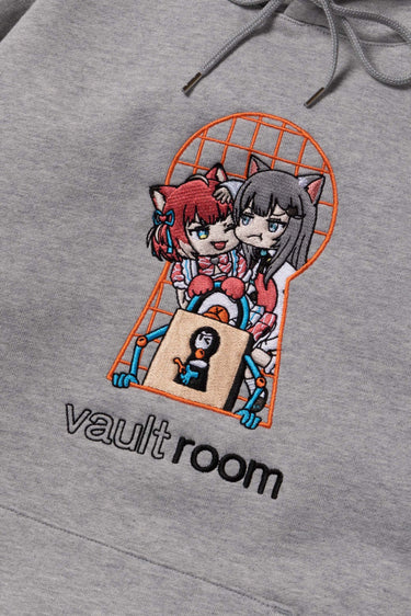 VR × KARUBINACHO HOODIE - vaultroom 公式オンラインストア