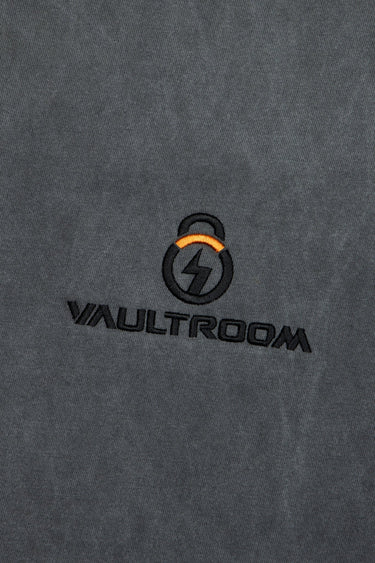 VR × OW × YOASOBI TEE / CHARCOAL - vaultroom 公式オンラインストア