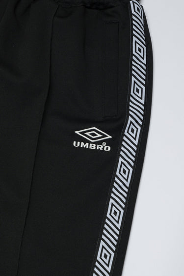 VR × UMBRO TRACK PANTS - vaultroom 公式オンラインストア