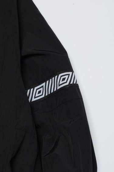 VR x UMBRO ANORAK PARKA - vaultroom 公式オンラインストア