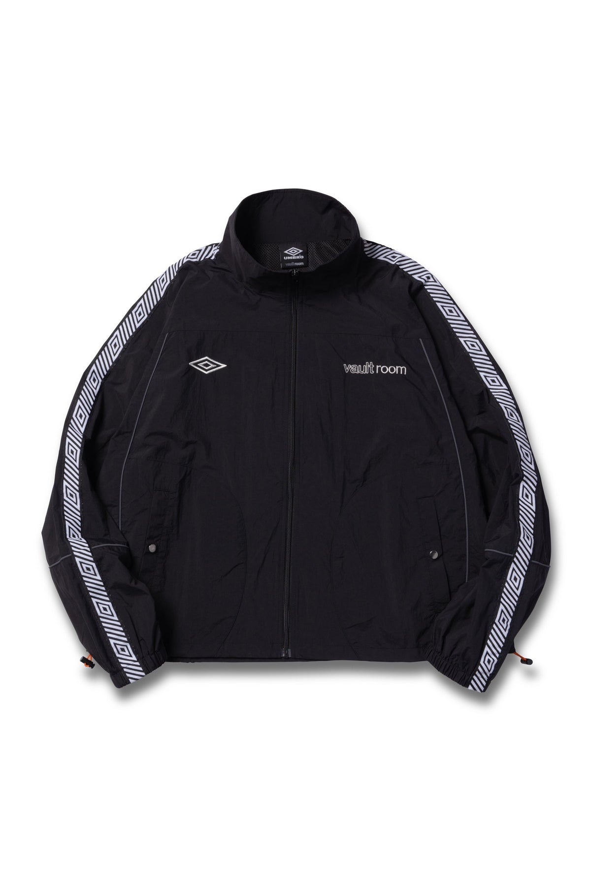 VR x UMBRO NYLON JACKET – vaultroom 公式オンラインストア