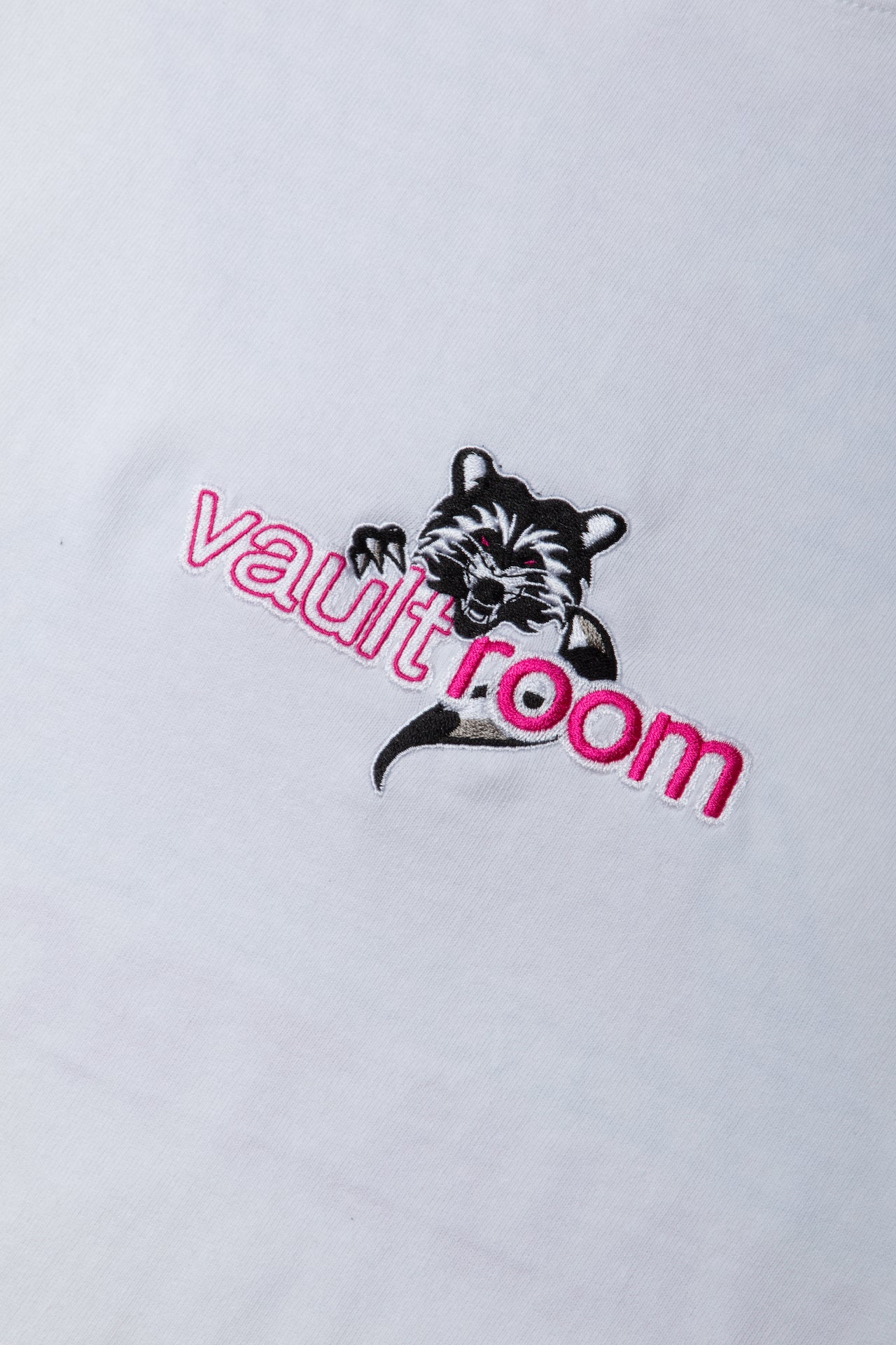vaultroom × Selly / WHT – VAULTROOM