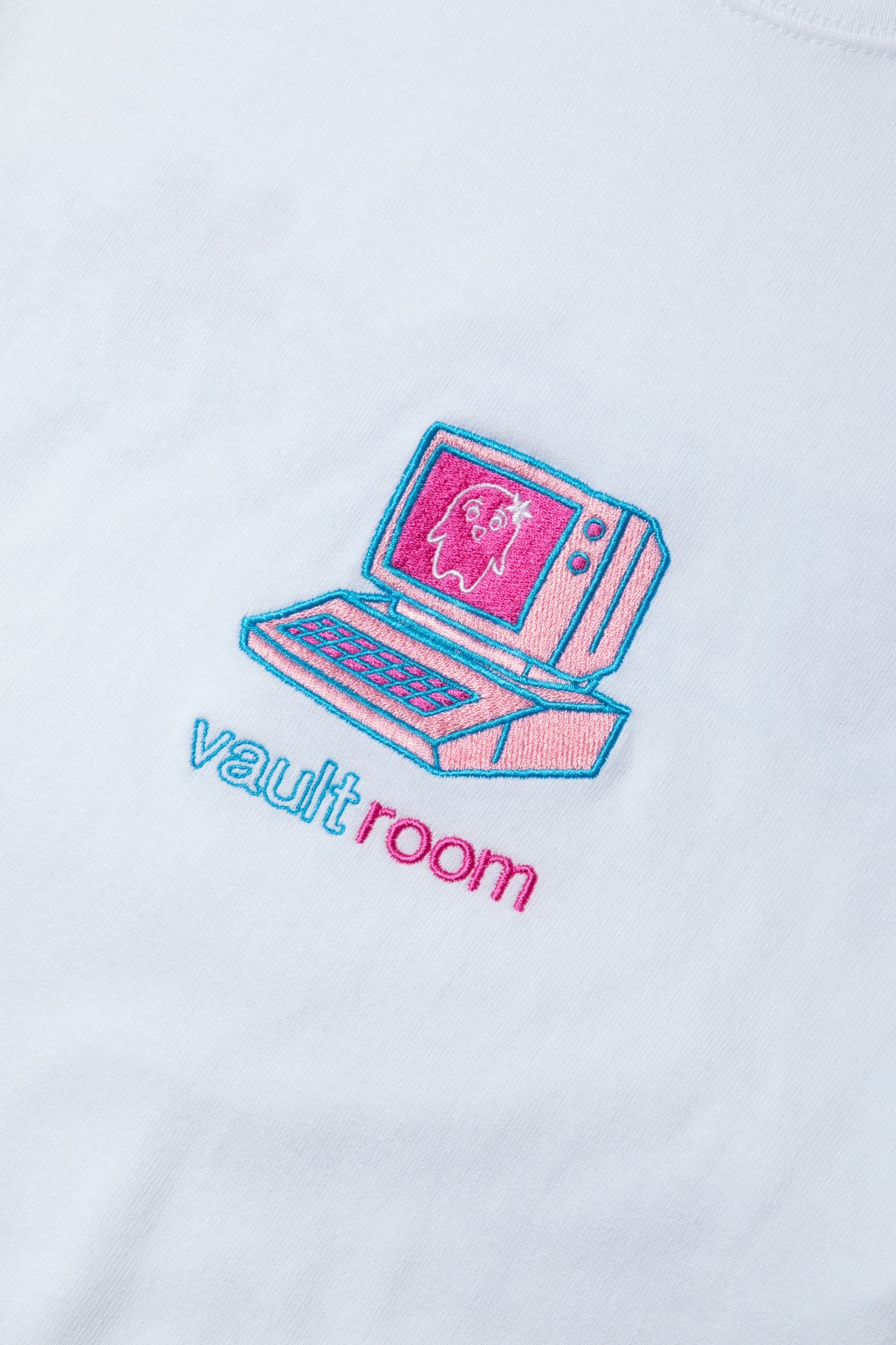 SqLA TEE – VAULTROOM