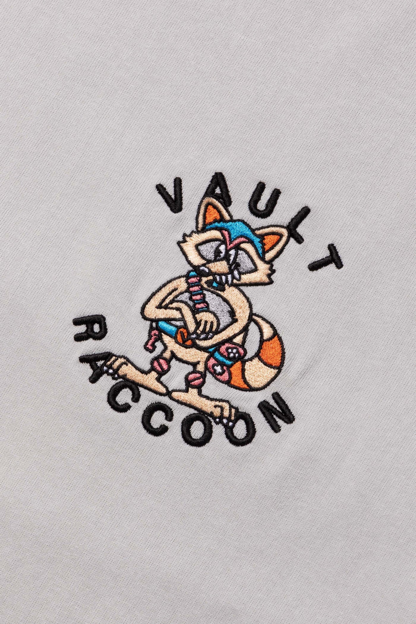 VAULT RACCOON TEE / GRY
