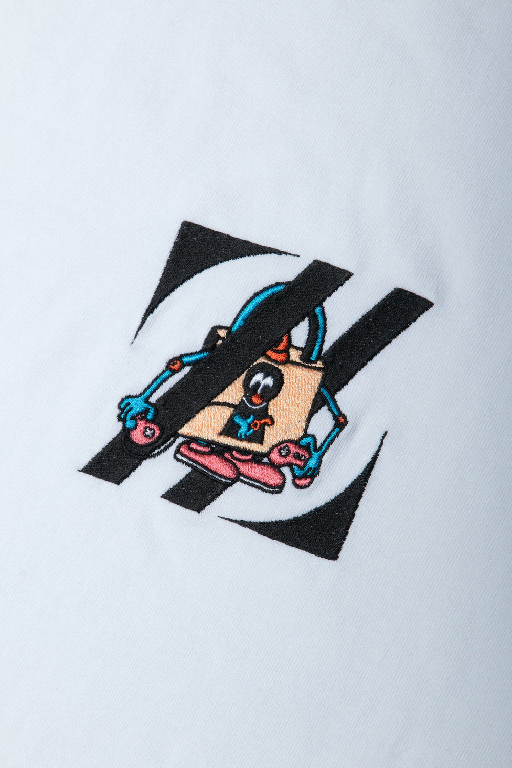 ZETA DIVISION x vaultroom LOGO TEE / WHT – VAULTROOM